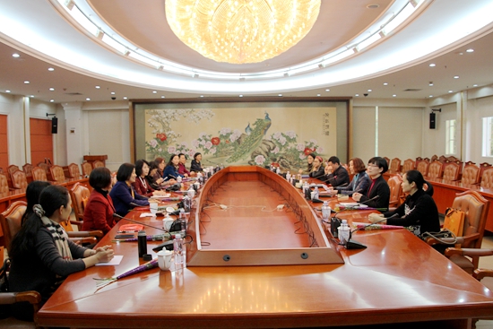 2017三八节座谈会新闻 (2).JPG