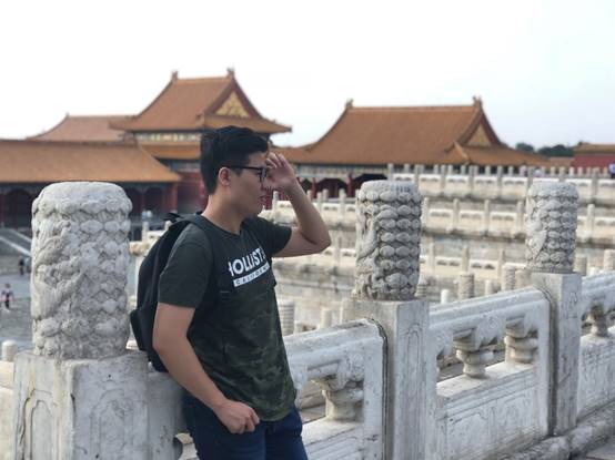 说明: C:\Users\Macbook\Desktop\新建文件夹\南方医科大学2018年度人物候选人材料\南方医科大学2018年度人物候选人材料\本科生-全面发展类\杨逸成-全面发展类\杨逸成照片\第一临床医学院杨逸成生活照1.jpg
